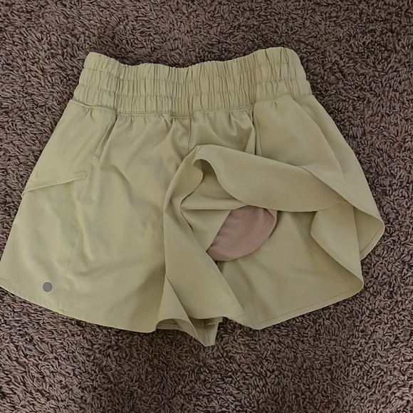 Alia Cream Athletic Shorts with Elastic Waistband - Picture 4 of 6